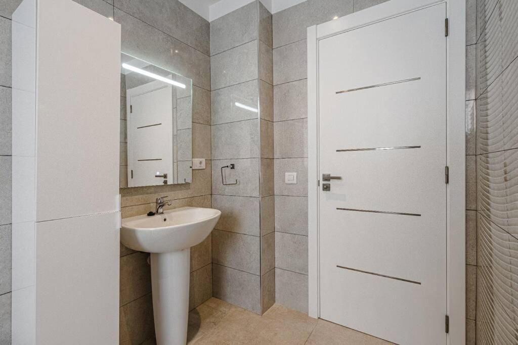 Villa Riviera De 4 Dormitorios Con Piscina. Costa Adeje  Bagian luar foto